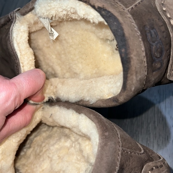 Mens Ugg Australia suede loafers/slippers - Picture 9 of 12